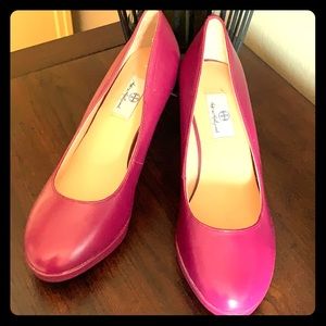 Hot in Hollywood pink pumps